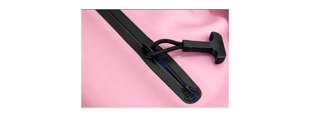 Waterproof zipper on Neoprene bag Waterproof zipper on Neoprene bag